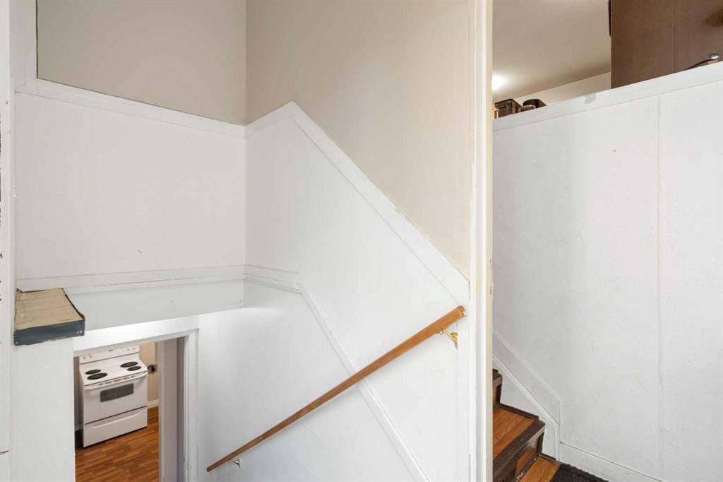 Fourth View of 3212 Dover Crescent SE, Dover, Calgary, Alberta, T2B 1V2