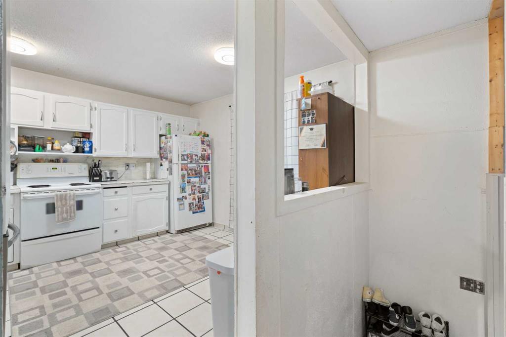 Fifth View of 3212 Dover Crescent SE, Dover, Calgary, Alberta, T2B 1V2