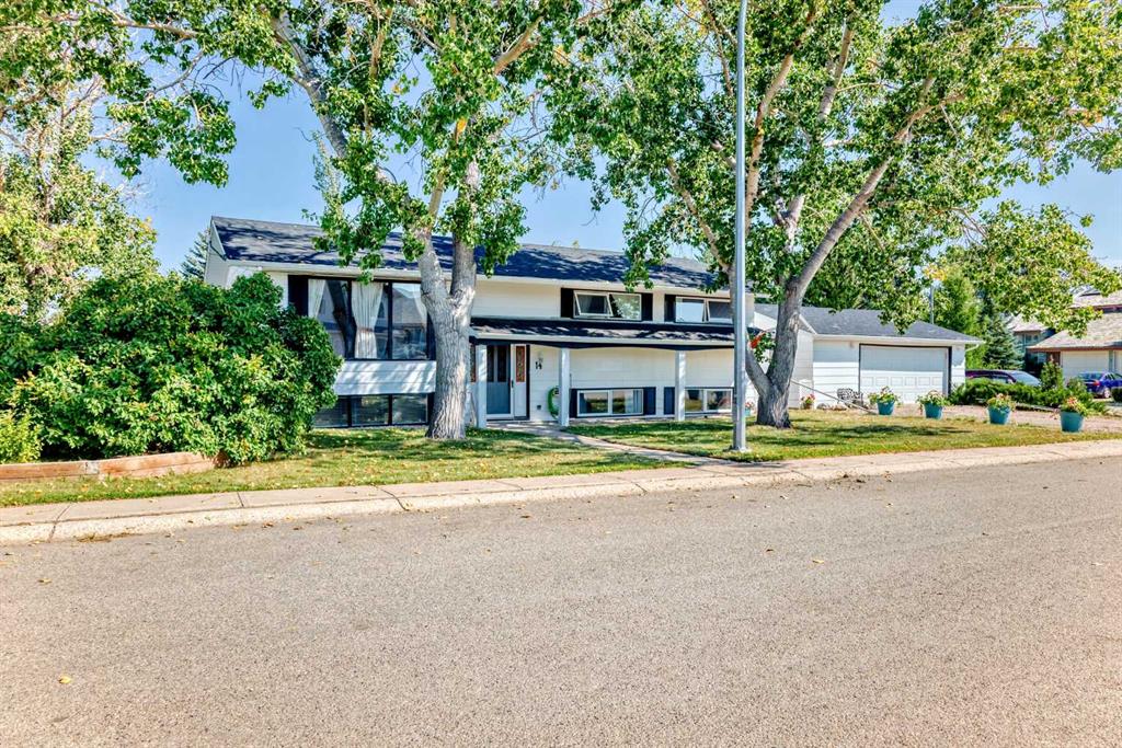 14 Rasmussen Place , A2252932, Alberta,