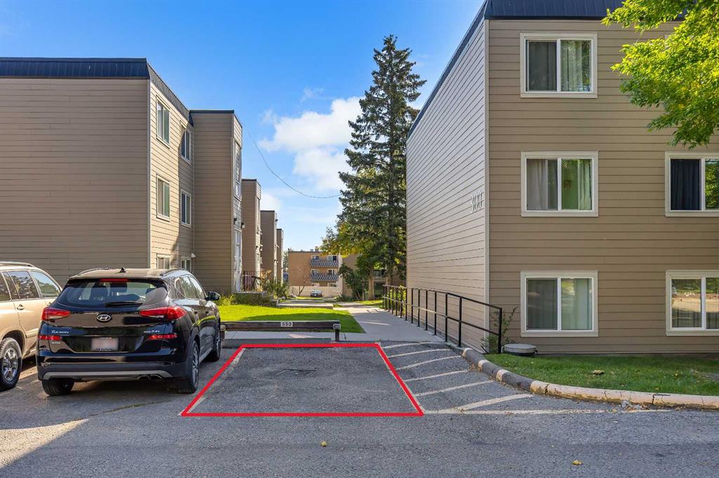 Fifth View of 304, 315 Heritage Drive SE, Acadia, Calgary, Alberta, T2H1N2