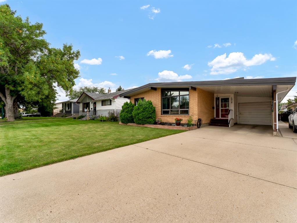 Second View of 1938 17 Avenue SE, Crestwood-Norwood, Medicine Hat, Alberta, T1A 3V4