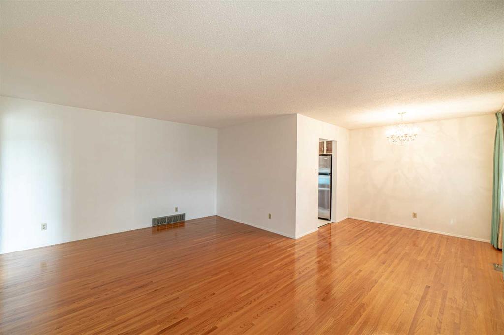 Fourth View of 1099 Acadia Drive SE, Lake Bonavista, Calgary, Alberta, T2J 0E4