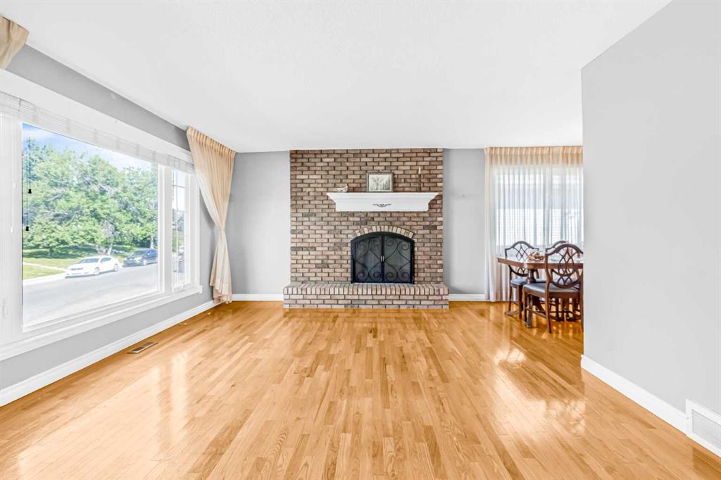 Fifth View of 1908 65 Street NE, Pineridge, Calgary, Alberta, T1Y 1N6