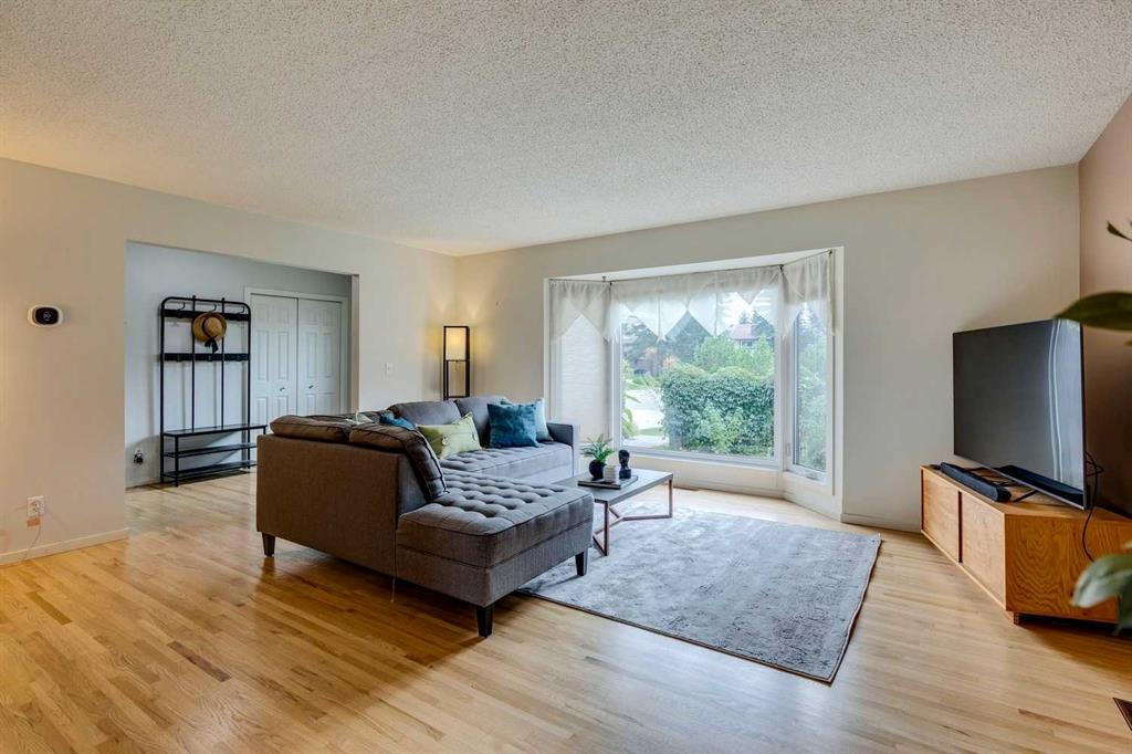 Fifth View of 32 Brookpark Rise SW, Braeside, Calgary, Alberta, T2W2X1
