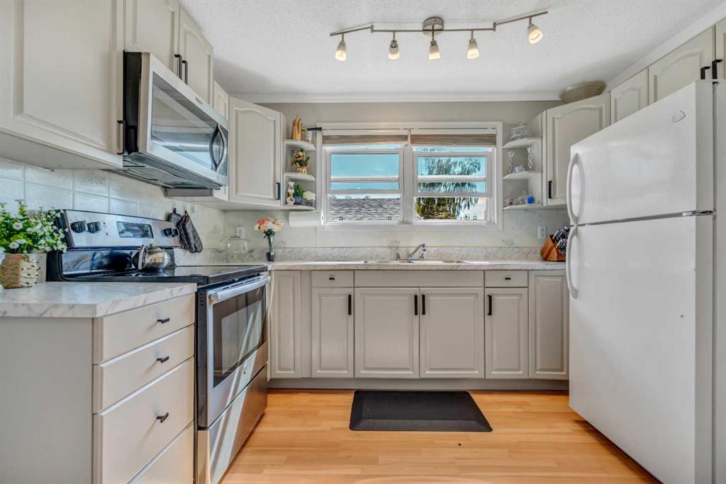 Third View of 4771 Rundlehorn Drive NE, Rundle, Calgary, Alberta, T1Y 2V6