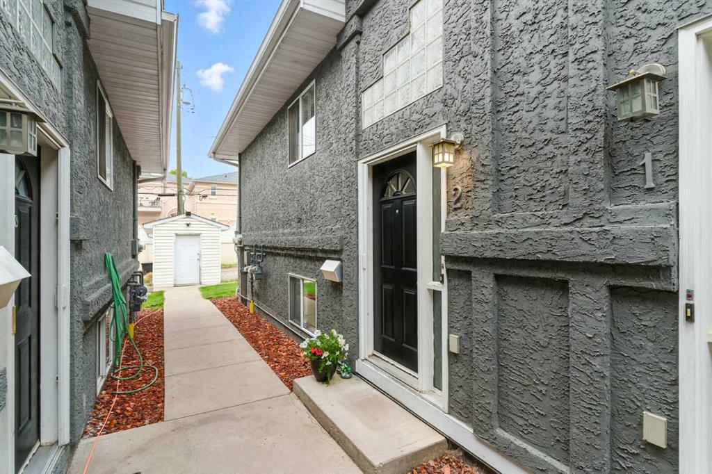 Third View of 2, 2207 28 Street SW, Killarney/Glengarry, Calgary, Alberta, T3E 2H5