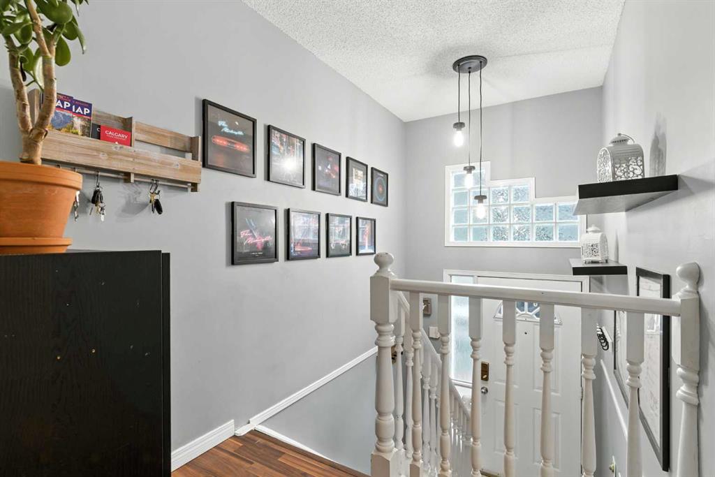 Fourth View of 2, 2207 28 Street SW, Killarney/Glengarry, Calgary, Alberta, T3E 2H5