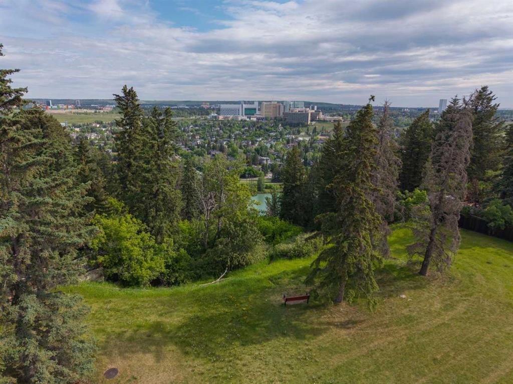 Fifth View of 21 Wildwood Drive SW, Wildwood, Calgary, Alberta, T3C 3C6