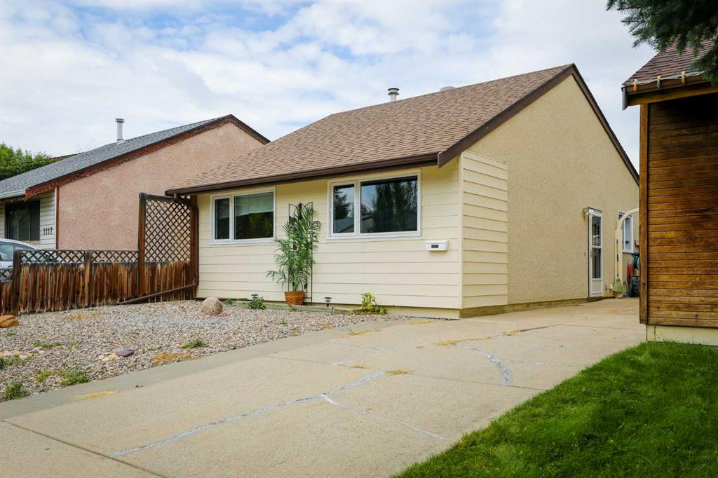 Third View of 1121 St David Road N, St Edwards, Lethbridge, Alberta, T1H 5A5