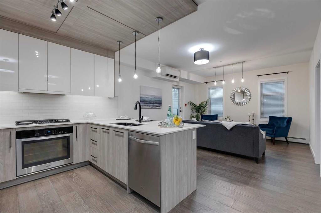 Fourth View of 111, 2702 17 Avenue SW, Shaganappi, Calgary, Alberta, T3E 8A5