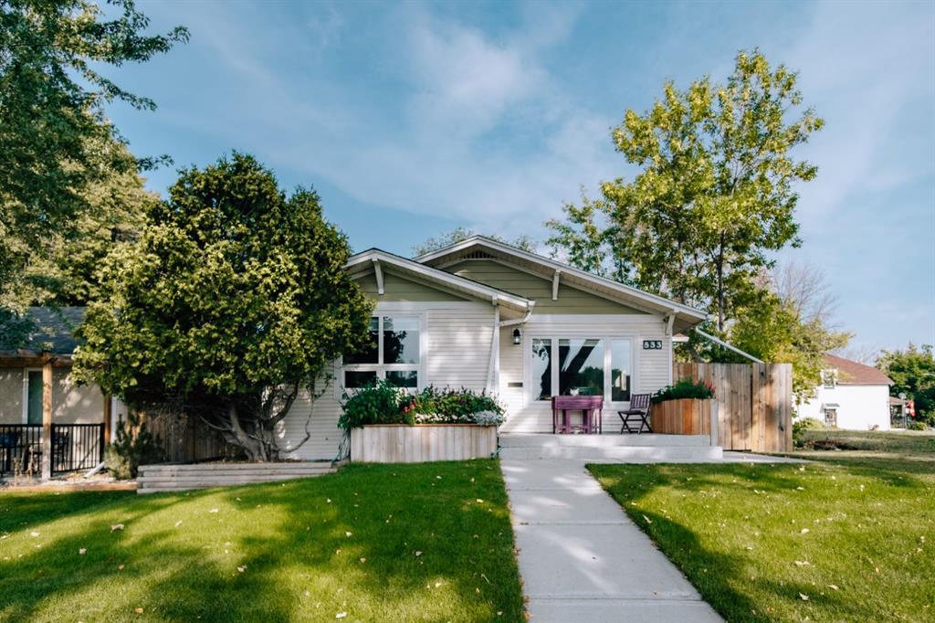 533 13 Street S, A2253609, Alberta,