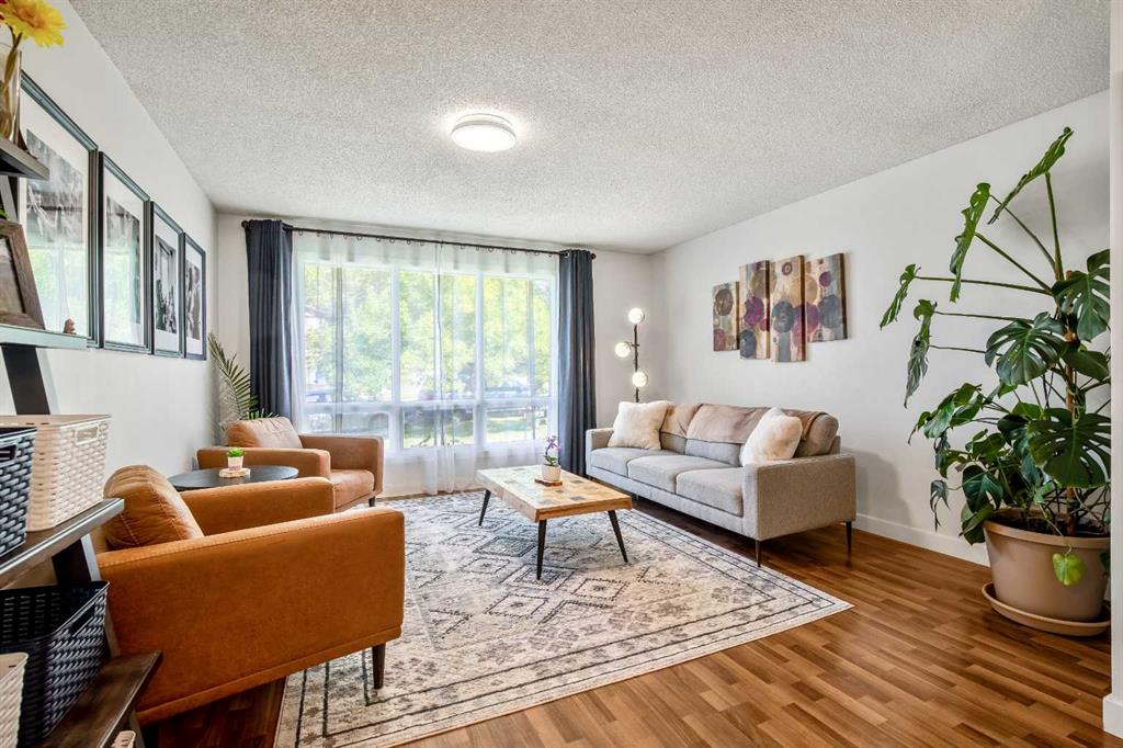 19 Hawkfield Way NW, A2253618, Alberta,