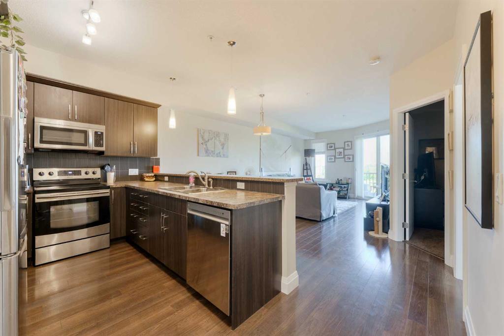 2105, 15 Sunset Square , A2253678, Alberta,