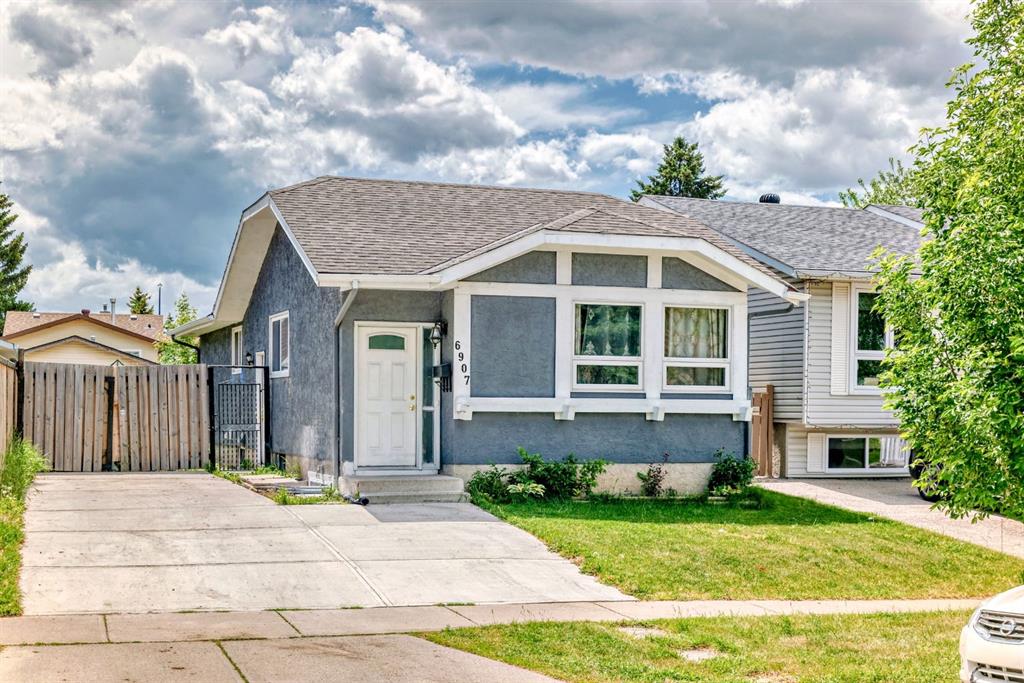 Third View of 6907 4 Avenue NE, Abbeydale, Calgary, Alberta, T2A 6M1