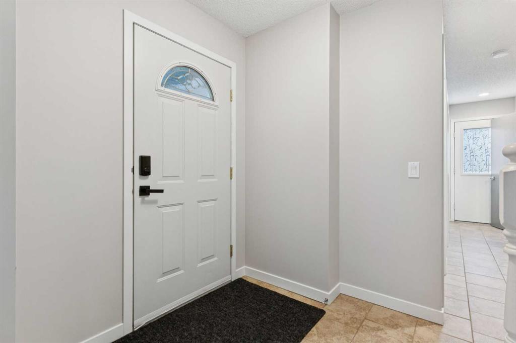 Fourth View of 131 Deermoss Crescent SE, Deer Run, Calgary, Alberta, T2J 6P3