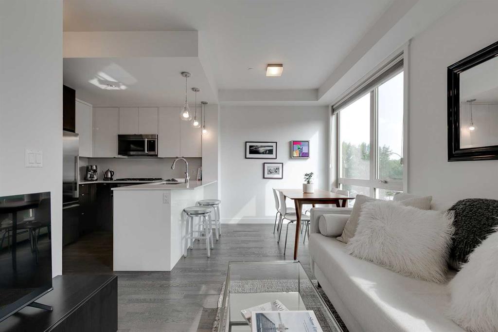 Fourth View of 314, 305 18 Avenue SW, Mission, Calgary, Alberta, T2S 3H1