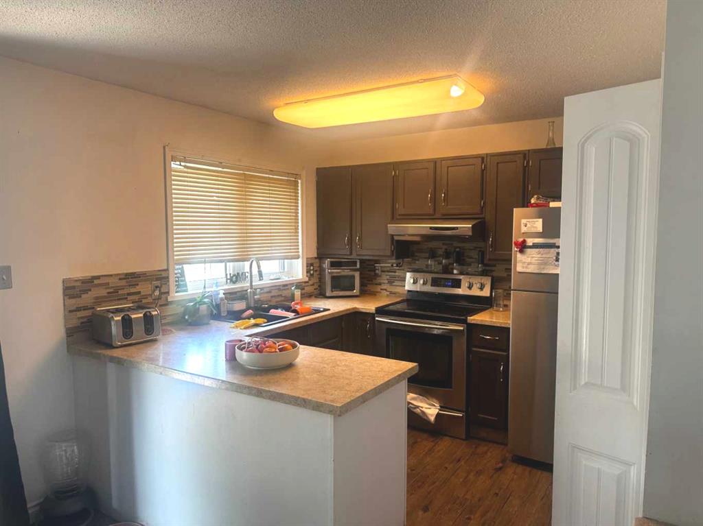 Fifth View of 3704 57 Avenue , Southridge, Lloydminster, Alberta, T9V 2B5