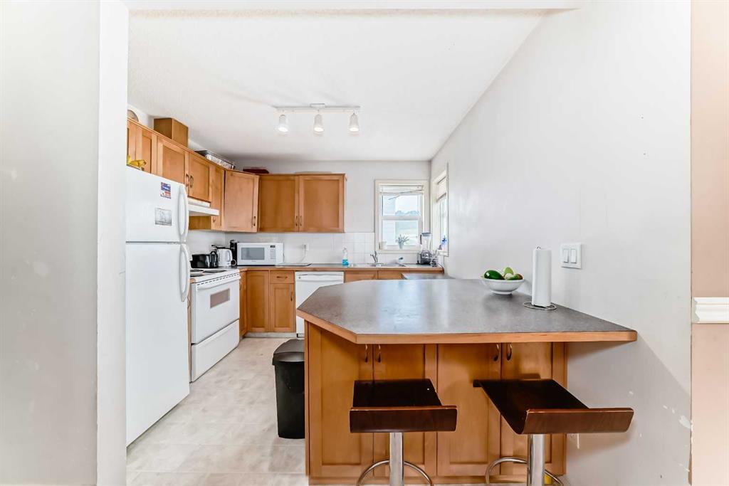 Fourth View of 28, 200 Hidden Hills Terrace NW, Hidden Valley, Calgary, Alberta, T3A 6E8