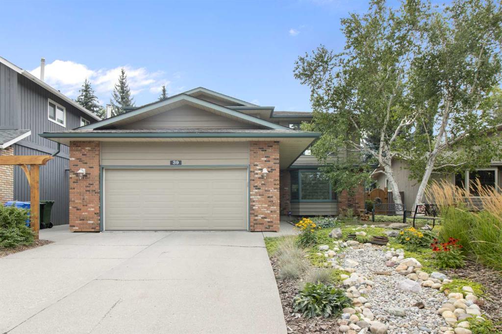 39 Woodgreen Drive SW, A2253838, Alberta,