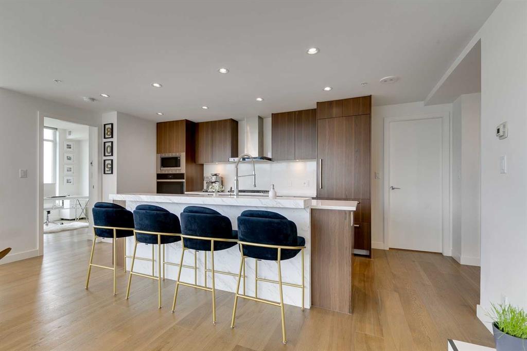 Fifth View of 802, 108 2 Street SW, Chinatown, Calgary, Alberta, T2P 4V9