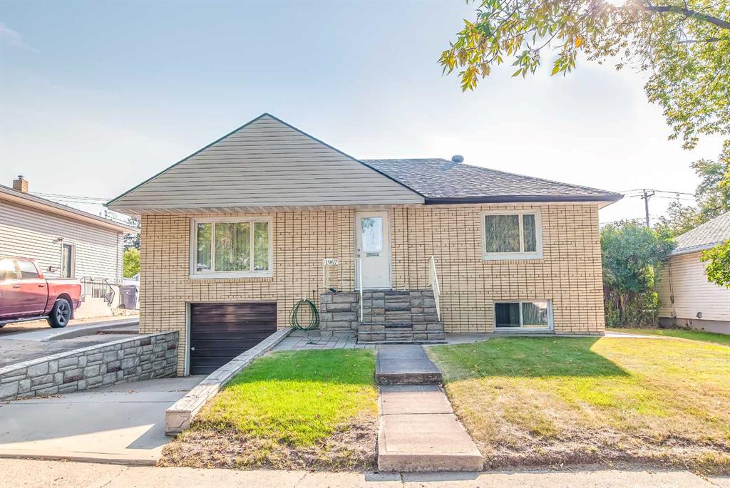 Third View of 1967 15 Avenue SE, Crestwood-Norwood, Medicine Hat, Alberta, T1A 3R7