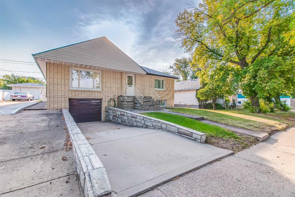 Fifth View of 1967 15 Avenue SE, Crestwood-Norwood, Medicine Hat, Alberta, T1A 3R7
