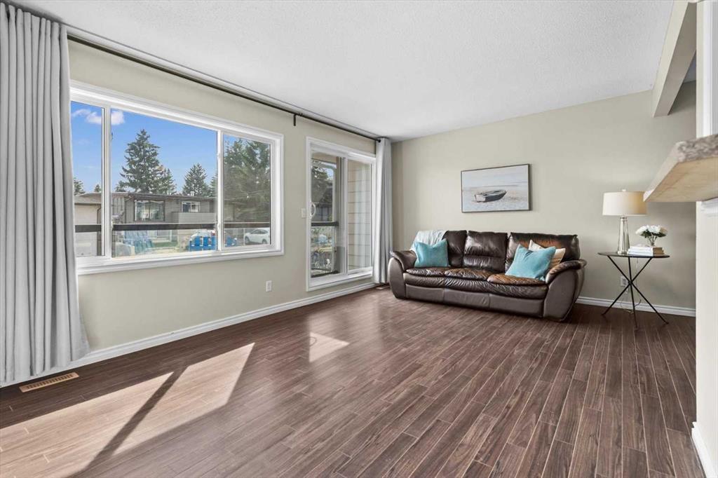 Fifth View of 6, 103 Huntington Park Green NW, Huntington Hills, Calgary, Alberta, T2K 5H4