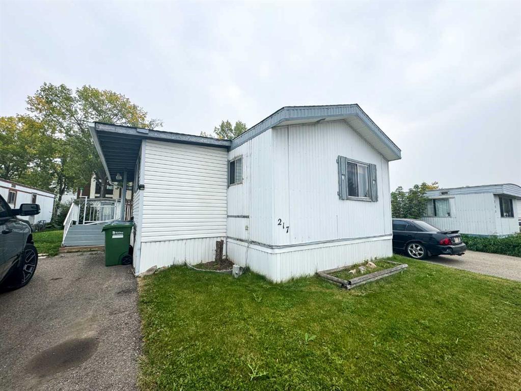 Second View of 217, 5029 34 Street , South Hill, Red Deer, Alberta, T4N 0P4