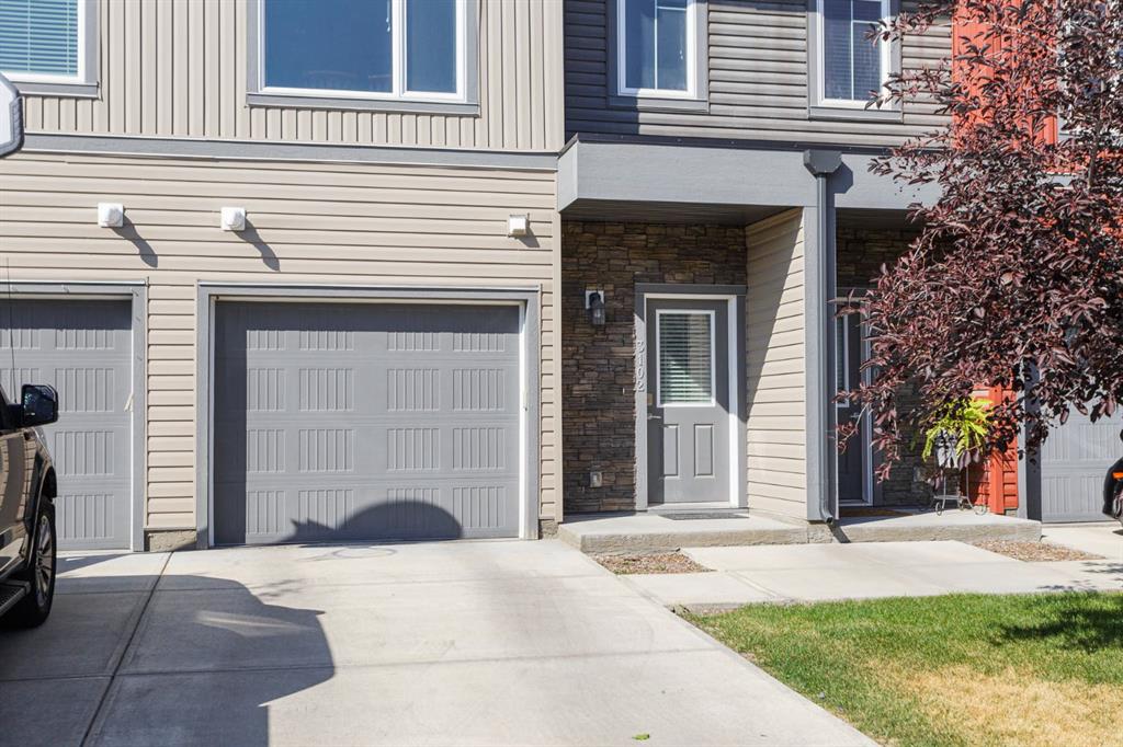 Third View of 3102, 5305 32 Avenue SW, Glenbrook, Calgary, Alberta, T3E 8A2