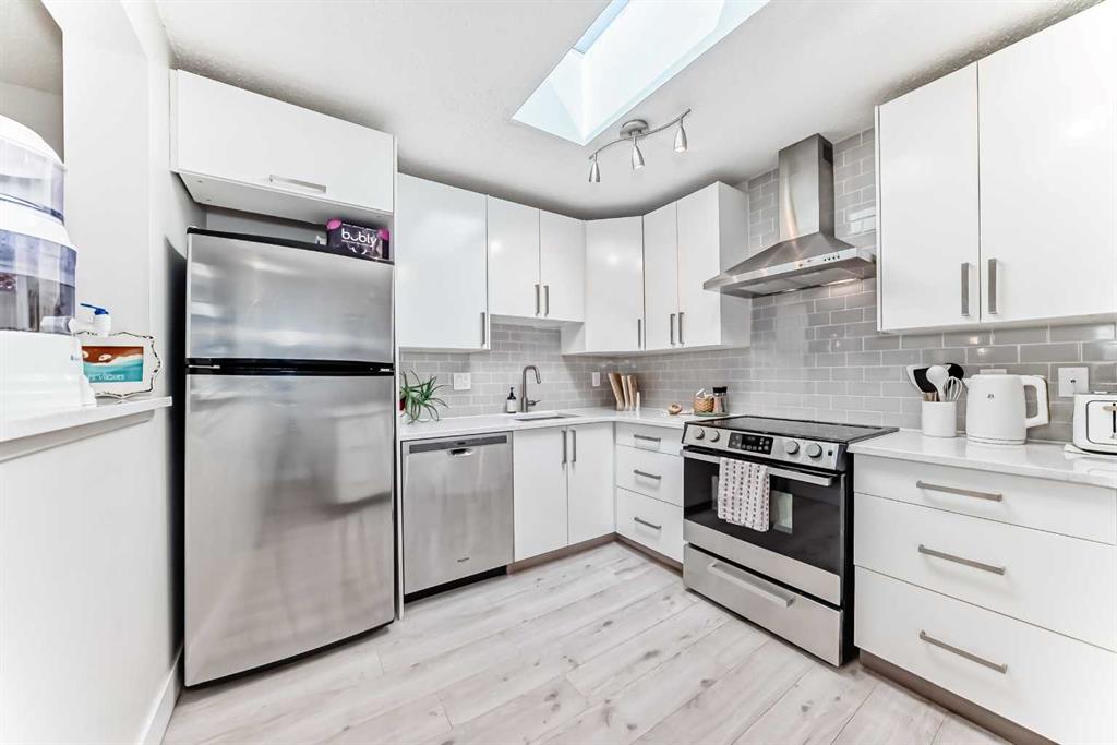 Fifth View of 403, 2114 17 Street SW, Bankview, Calgary, Alberta, T2T 4M4