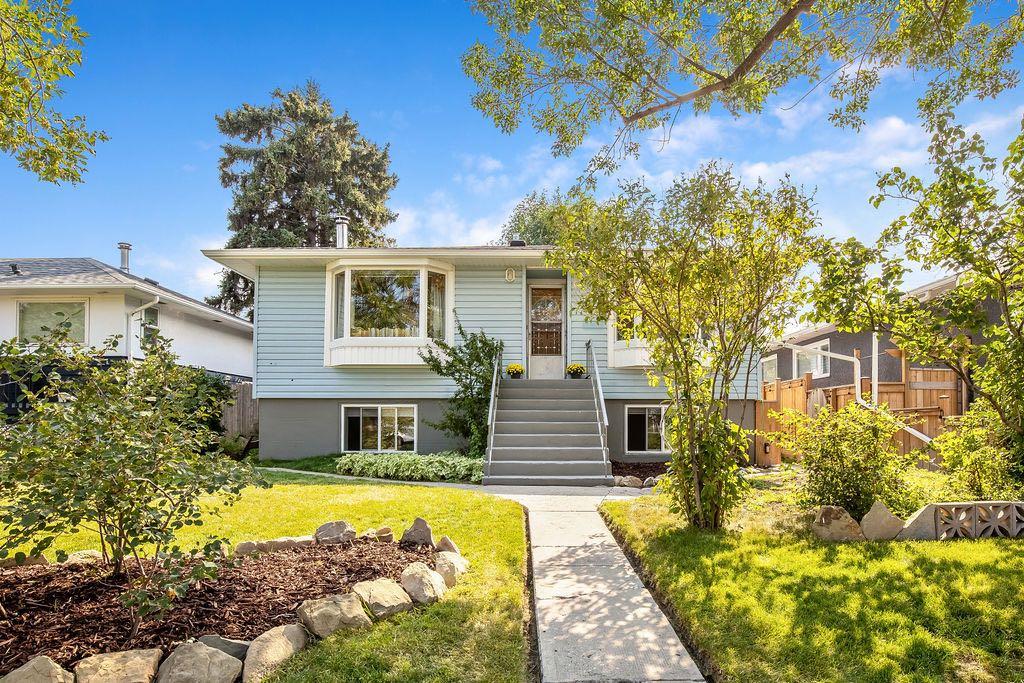 Third View of 851 13 Avenue NE, Renfrew, Calgary, Alberta, T2E 1C9