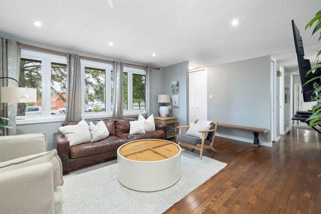 Fifth View of 2604 63 Avenue SW, Lakeview, Calgary, Alberta, T3E 5J7
