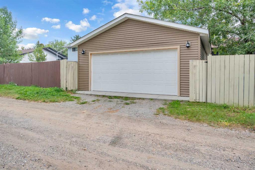 Fifth View of 3133 Doverville Crescent SE, Dover, Calgary, Alberta, T2B1V1