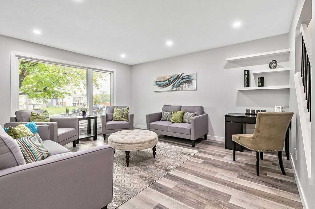 Fifth View of 31 Castlebrook Road NE, Castleridge, Calgary, Alberta, T3J 1R3