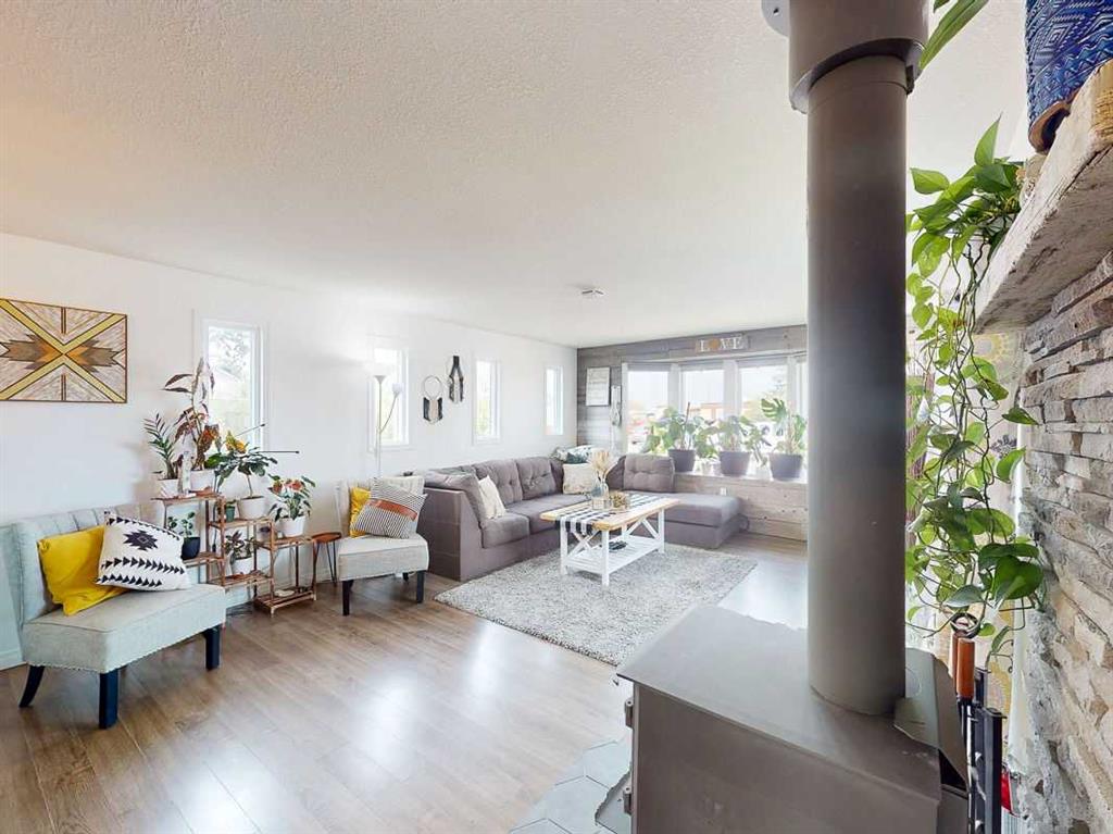 318 10th Street , A2254322, Alberta,