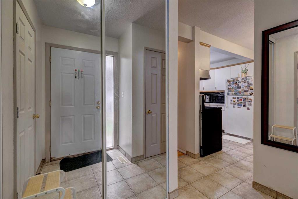 Fifth View of 30, 219 90 Avenue SE, Acadia, Calgary, Alberta, T2J 0A3
