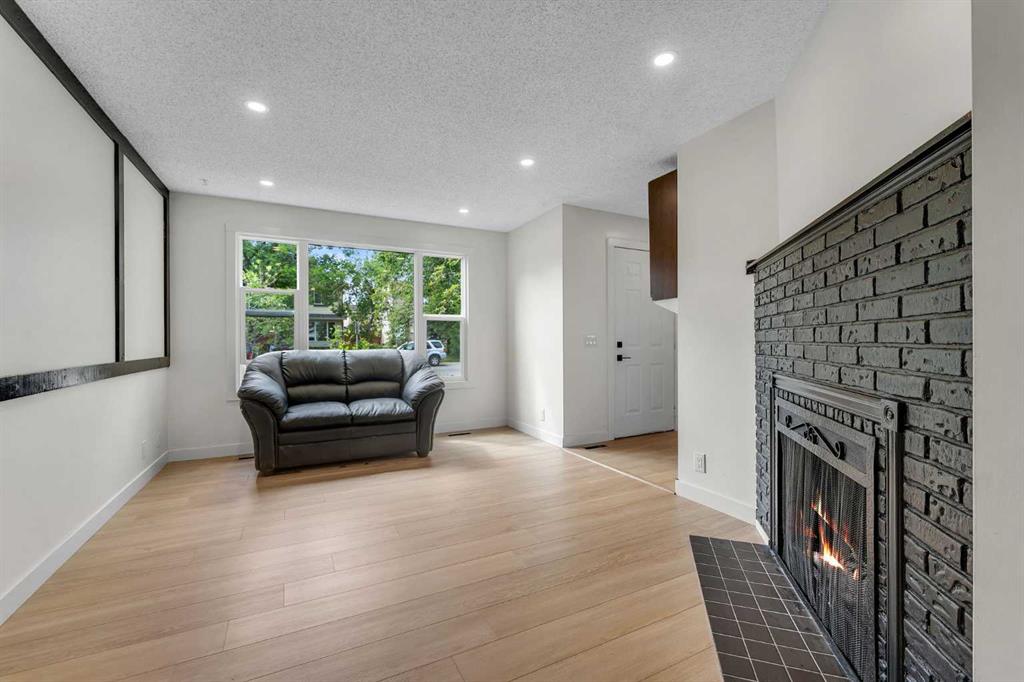 Third View of 40 Erin Woods Drive SE, Erin Woods, Calgary, Alberta, T2B 2S1