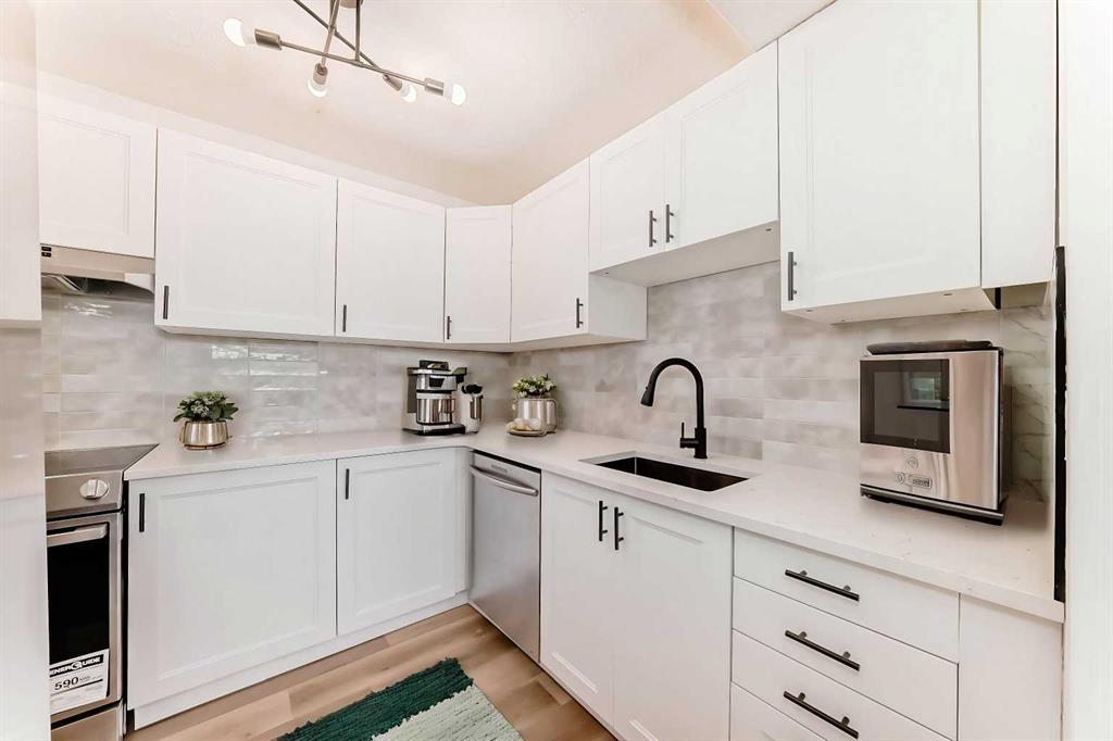Fourth View of 26, 2511 38 Street NE, Rundle, Calgary, Alberta, T1Y4M7