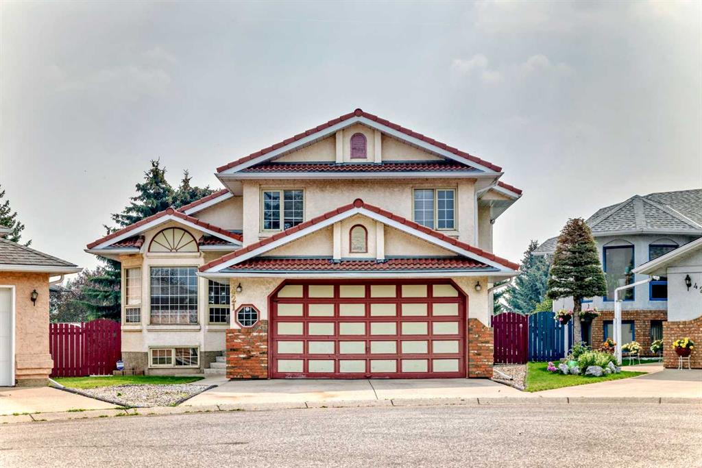 Main View of 421 Applewood Place SE, Applewood Park, Calgary, Alberta, T2A 7N2