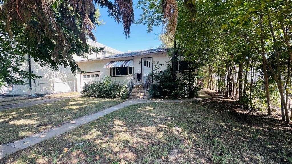 282 1 Street W, A2254505, Alberta,