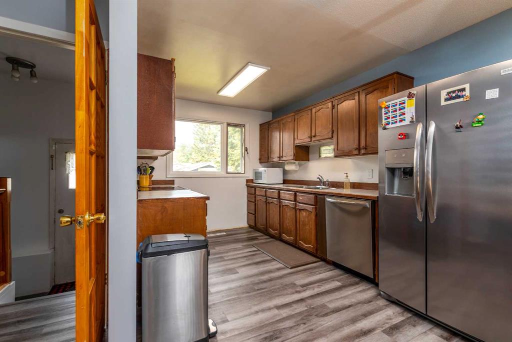 Fourth View of 4812 36 Street , Larsen Grove, Lloydminster, Saskatchewan, S9V 0A3