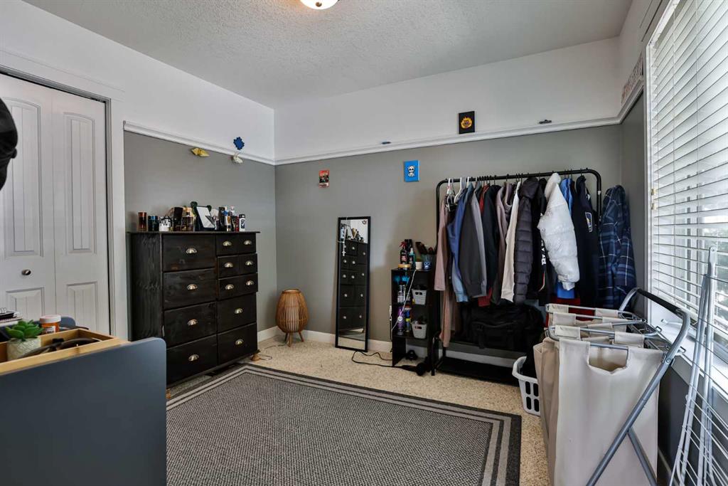 Fifth View of 738 18 Street N, Westminster, Lethbridge, Alberta, T1H 3G8