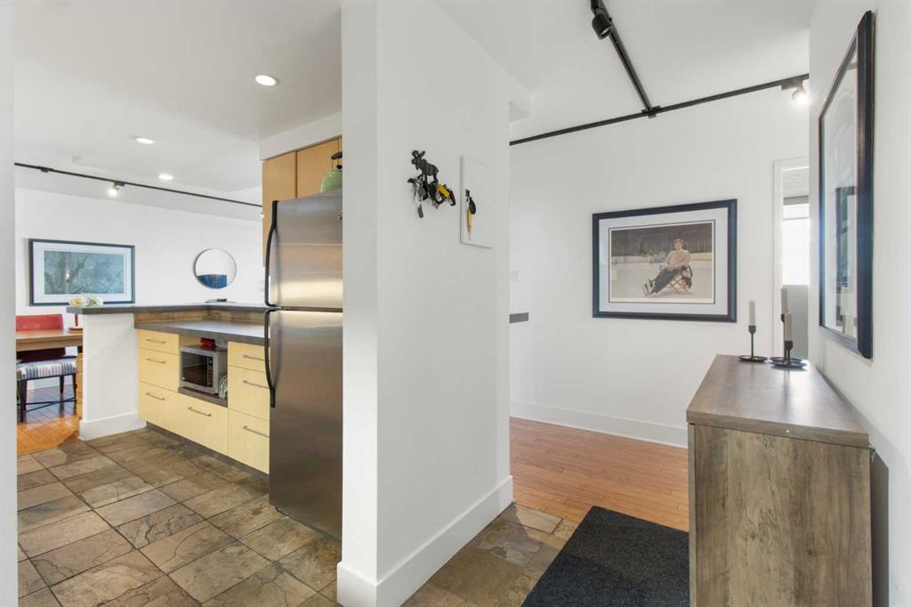 Fourth View of 7B, 133 25 Avenue SW, Mission, Calgary, Alberta, T2S0K8