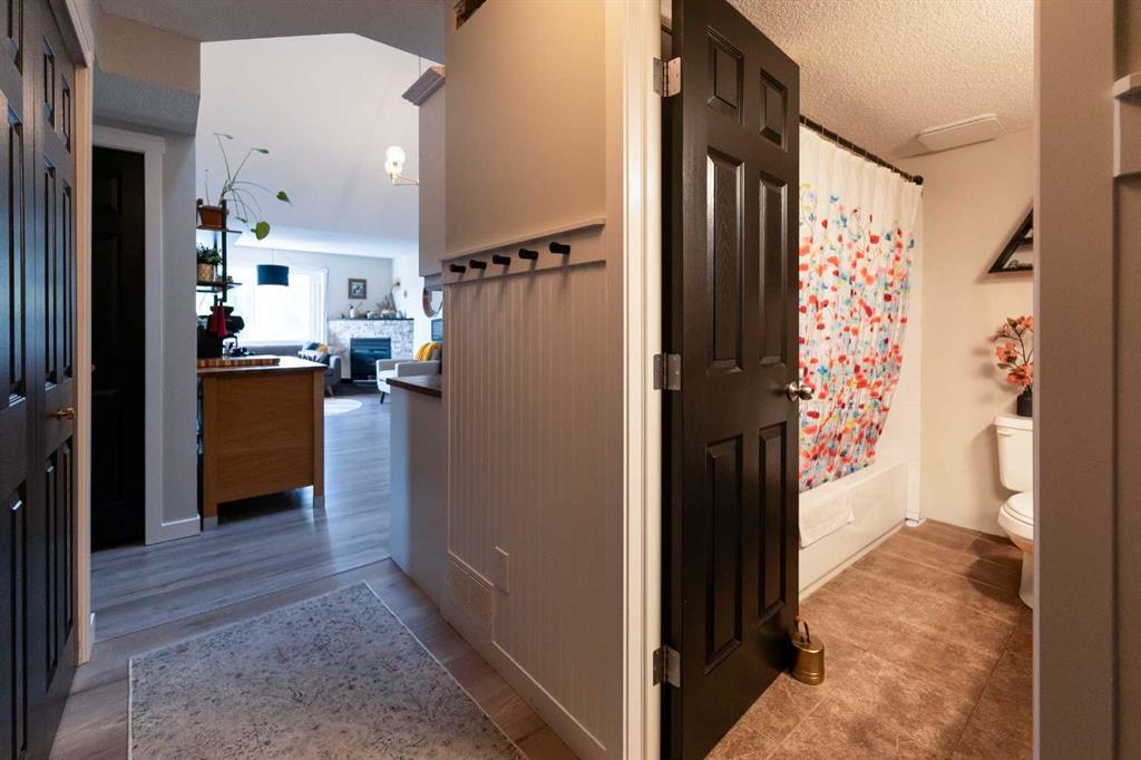Third View of 303, 6148 Bowness Road NW, Bowness, Calgary, Alberta, T3B0E1