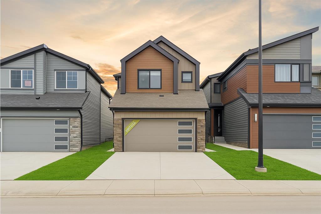 10 Heartwood Villas SE, A2254658, Alberta,