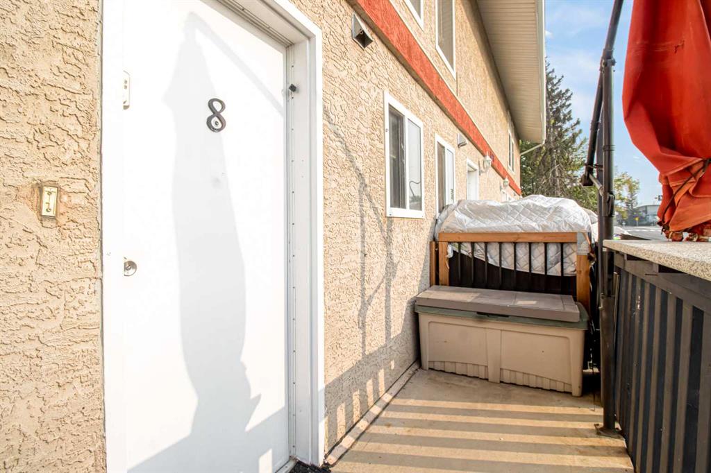 Third View of 8, 3726 Centre Street NE, Highland Park, Calgary, Alberta, T2E 2Y3