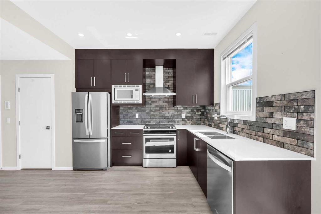 203, 525 Redstone Walk NE, A2254738, Alberta,