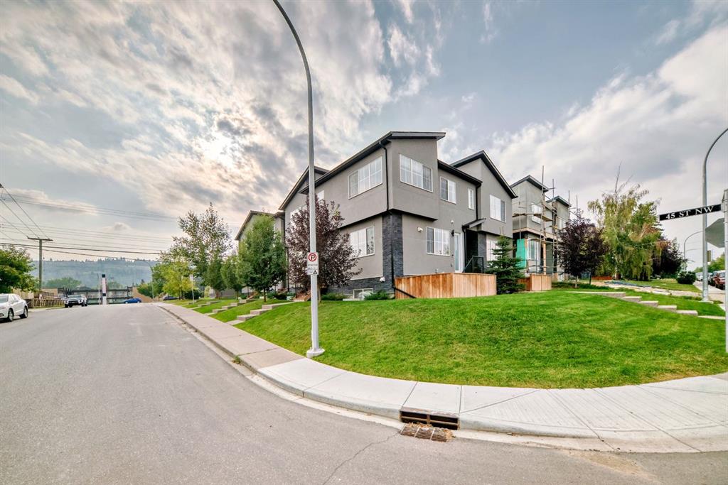 Third View of 1757 45 Street NW, Montgomery, Calgary, Alberta, T3B 0P2