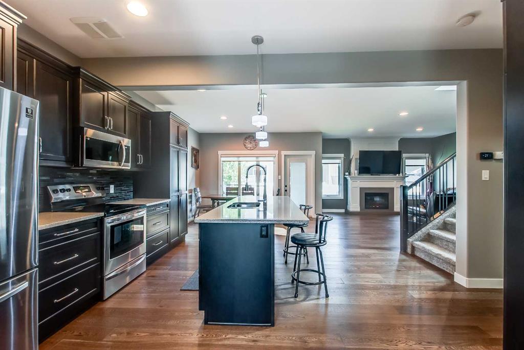 Fifth View of 48 Hamptons Crescent SE, SE Southridge, Medicine Hat, Alberta, T1B 0P5