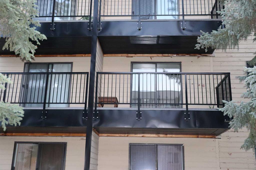 205, 1221B West Haven Drive  , A2254982, Alberta,